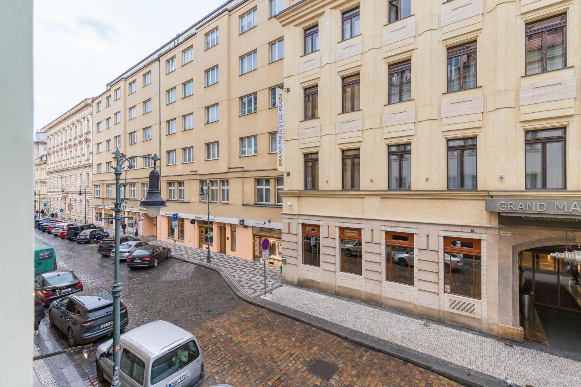 Veliant Apartment *